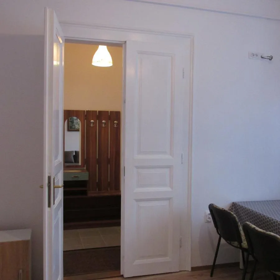 Lizy Apartman Apartment Eger